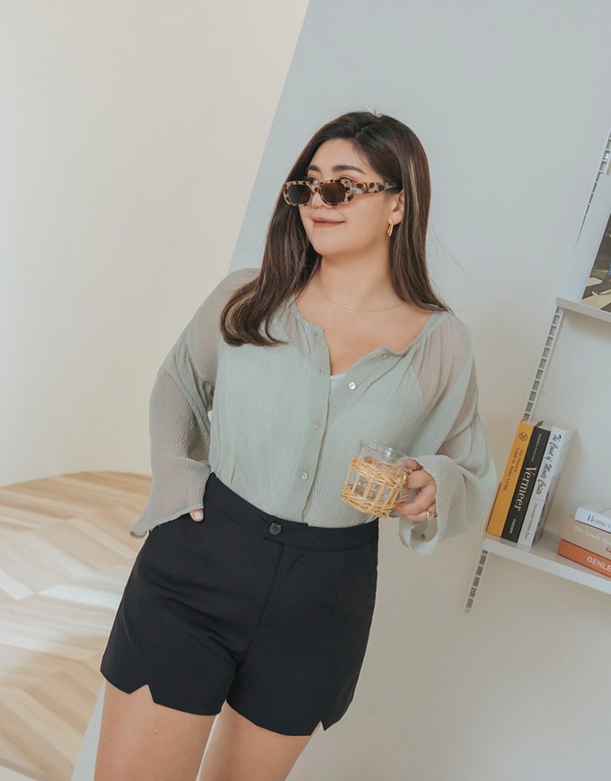 Sleek CEO Style Slimming Bias-Cut Slit Suit Short