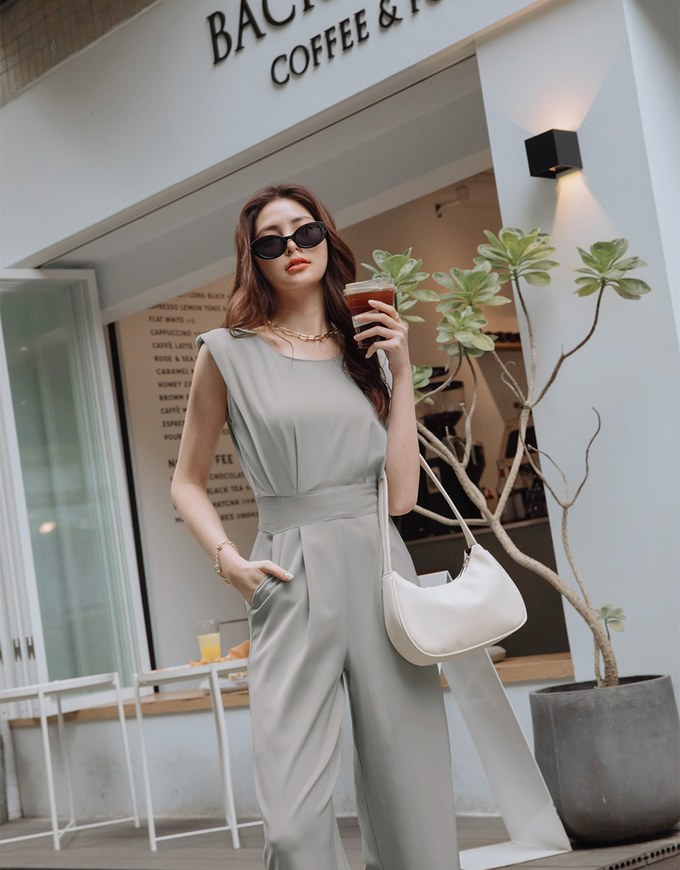 Edgy Smart Sleeveless Jumpsuit (With Shoulder Pads)