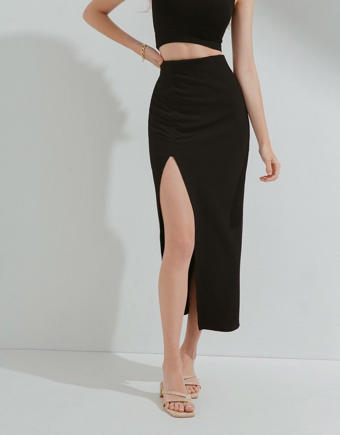 Minimalist Side Scrunch Slit Ribbed Maxi Skirt