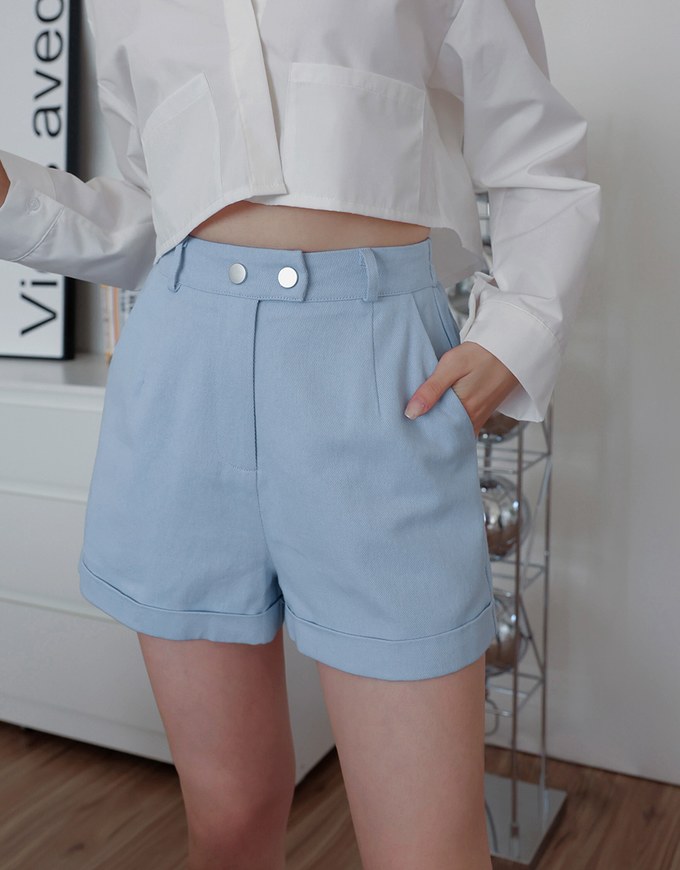 Buckle Pleated Shorts