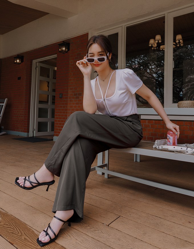 Sleek Hidden Placket Pleated High Waisted Wide Pants Culottes