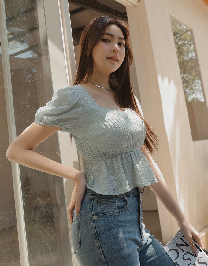 Sweetheart Puff Sleeve Top