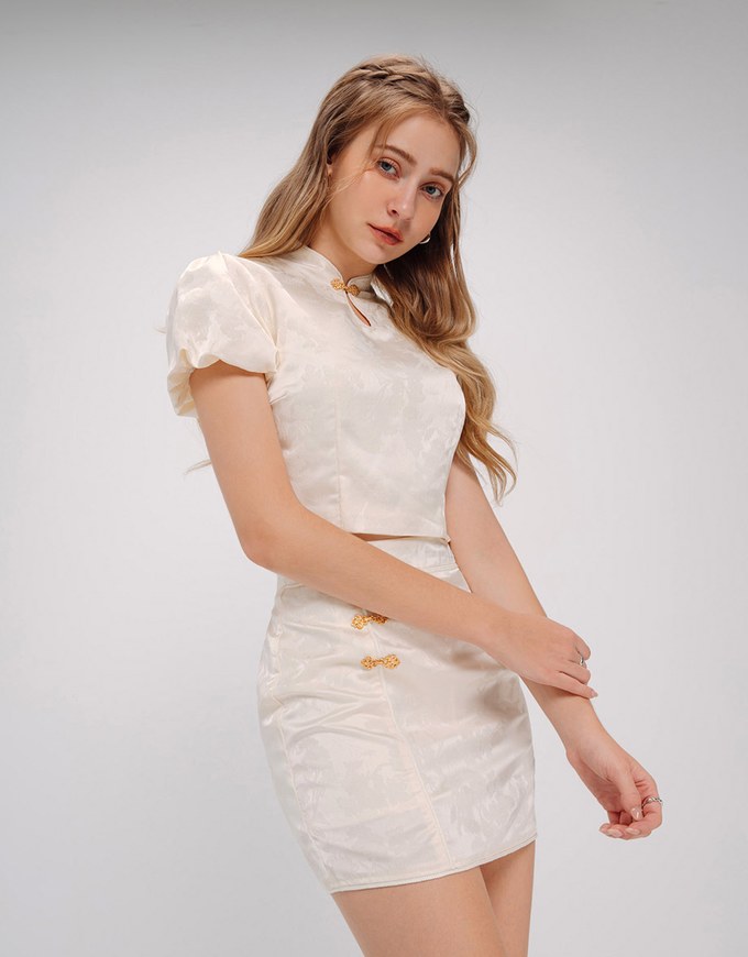 Luxurious Gold Trim Short Sleeve Cheongsam Qipao Top