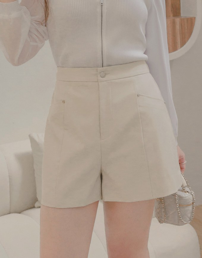 Minimalist Edgy Faux Leather Shorts