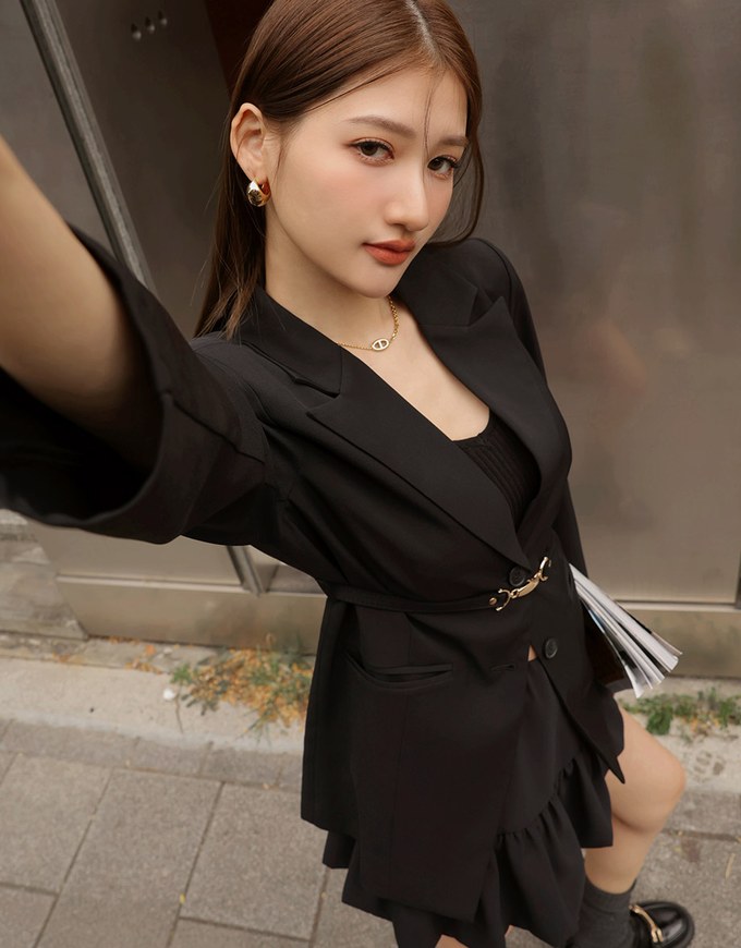 Long Sleeve Oversized Blazer (with Shoulder Pads and Detachable Belt)