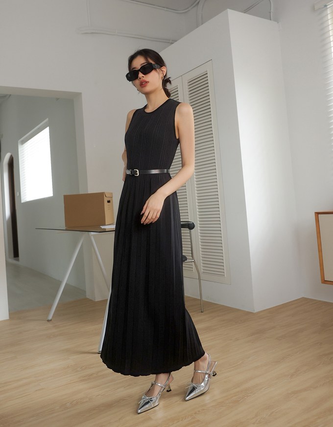 Elegant Knit Maxi Dress (With Belt)