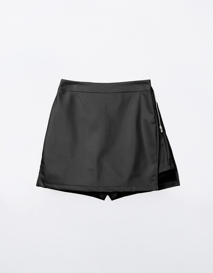 Soft Matte Stretch Faux Leather Zipper Skort