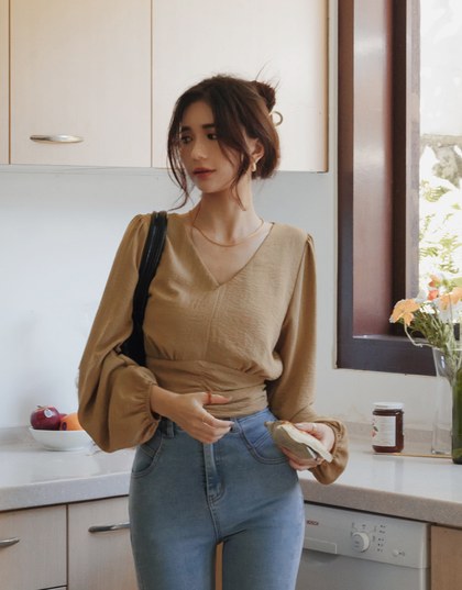 Minimalist Staple Ruched Cinched-Waist Top