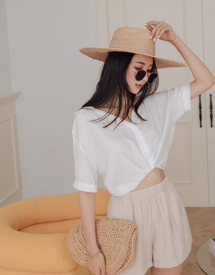 Finest Front Knot Short Sleeve Blouse