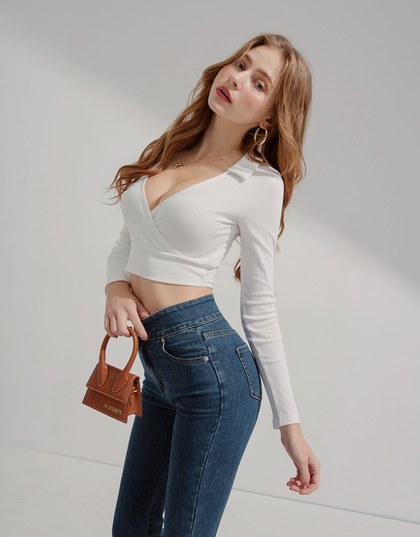Overlap Lapel Low Cut Pitch Crop Top