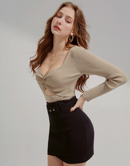 Long Sleeve Heart Collar Knitted Top