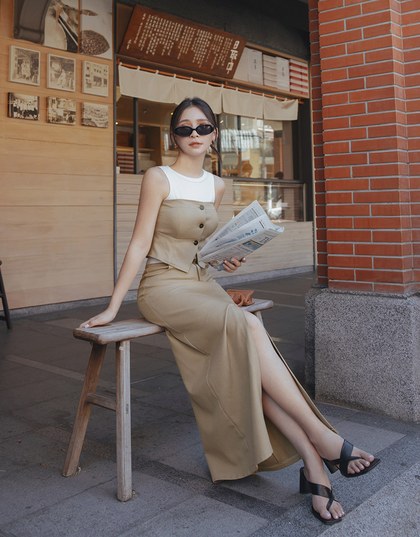 Ready Stock【Elecher's Design】Stylish Contrast Color Front Slit Suit Long Skirt