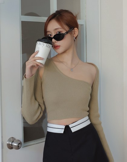 Two Piece One Shoulder Knitted Top