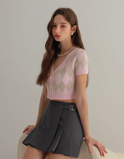 V Neck Argyle Printed Cropped Knit Top