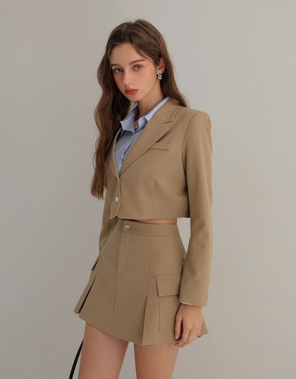 Solid Cropped Blazer with Shoulder Pads