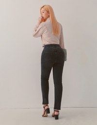 No Filter Shape-Up Slimming Straight-Leg Denim Jeans Pants