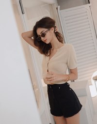 V-neck Buttoned Knit Crop Top