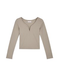 Small V Low-Cut Long-Sleeved Knit Top