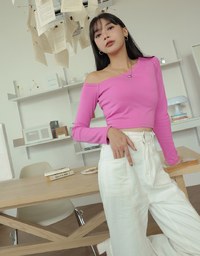 Sloping Shoulder Smooth Long Sleeve Top (With Padding)