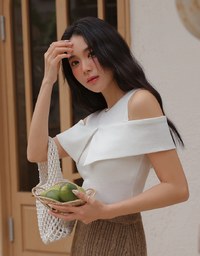 Simple Cut Out Shoulder Ruffled Knit Top