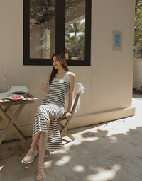 Simple Lines Knit Vest Long Dress