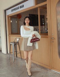 Long Sleeve Ribbed Knit Cut Out Top