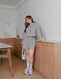 Casual Button Up Textured Cropped Blouse and Elastic Shorts Set Wear